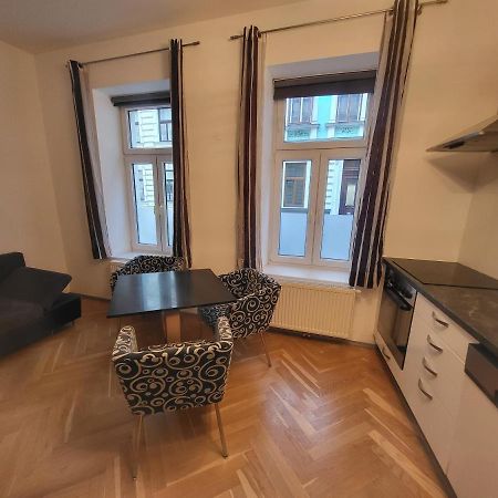 Cozynite Premium Apartment Hundertwasser Viena Exterior foto